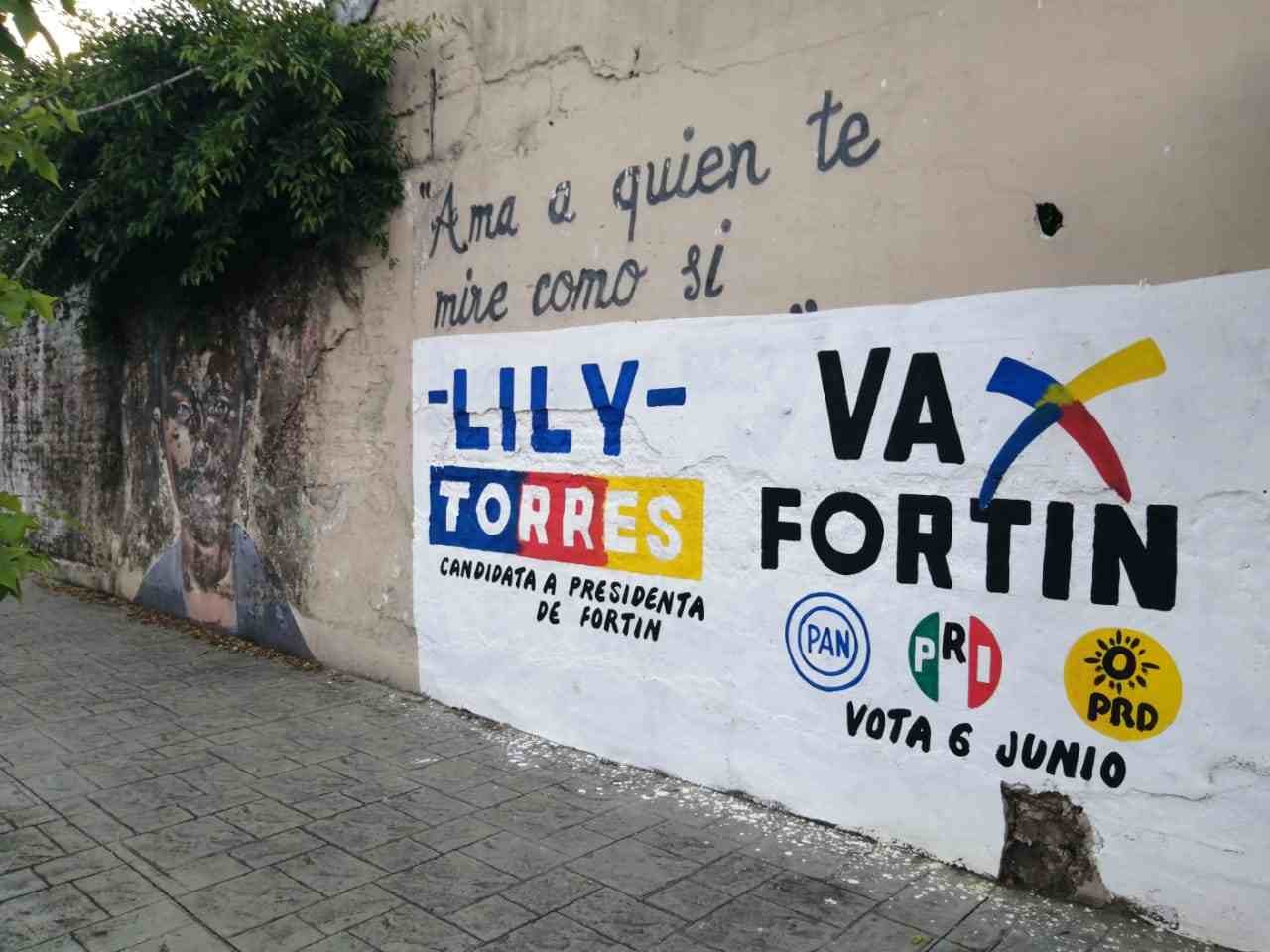 DESTRUYEN MURAL PARA COLOCAR PROPAGANDA
