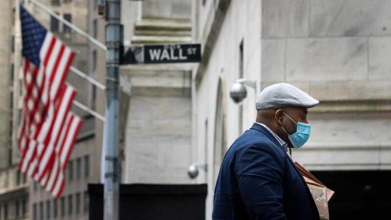 NUEVA YORK LEVANTA RESTRICCIÓN DE USAR CUBREBOCAS A VACUNADOS CONTRA COVID-19