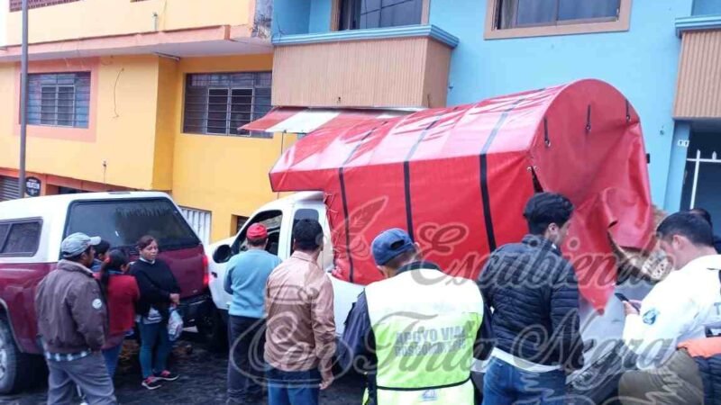 CAMIONETA SE QUEDA SIN FRENOS Y ATROPELLA A JOVEN