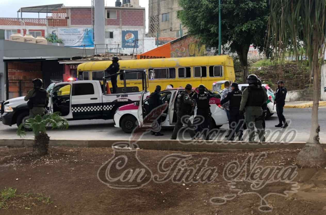 PERSECUSIÓN Y BALACERA EN XALAPA; UN DETENIDO