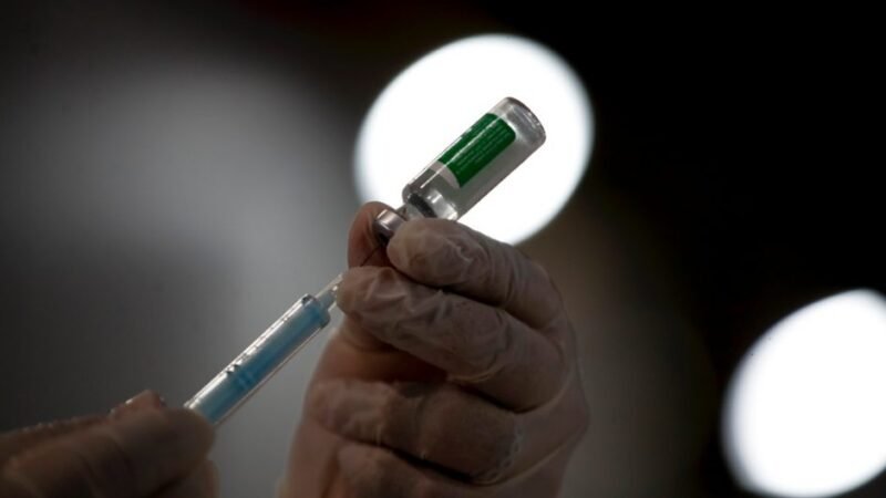 CANSINO ESTUDIA “PROBABLE REFUERZO” DE SU VACUNA CONTRA COVID-19