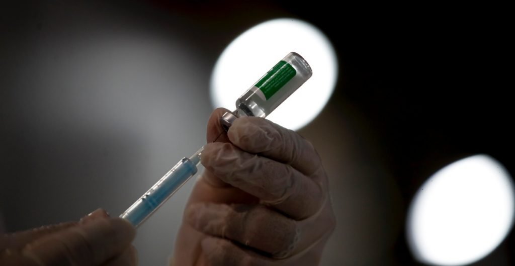 CANSINO ESTUDIA “PROBABLE REFUERZO” DE SU VACUNA CONTRA COVID-19