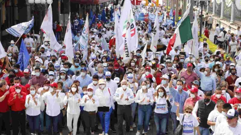 MILES DE CORDOBESES ACOMPAÑAN A GUILLERMO RIVAS EN MARCHA POR CÓRDOBA