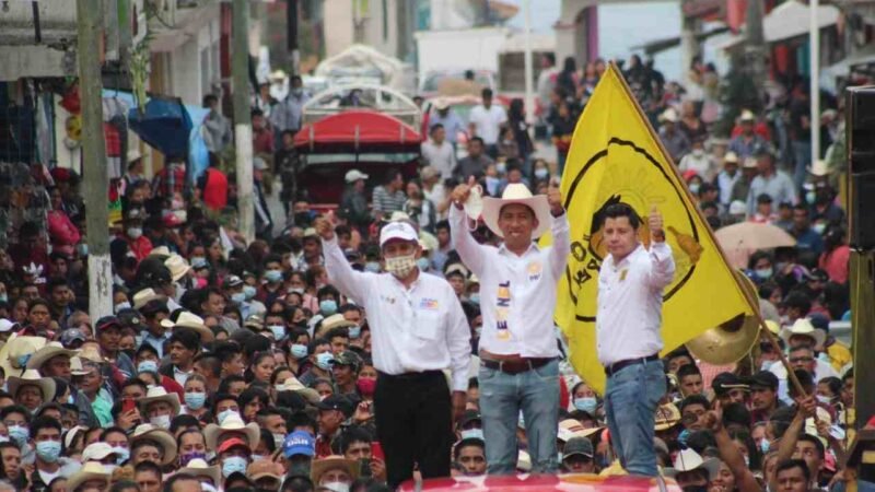 ALPATLÁHUAC SE VISTE DE AMARILLO