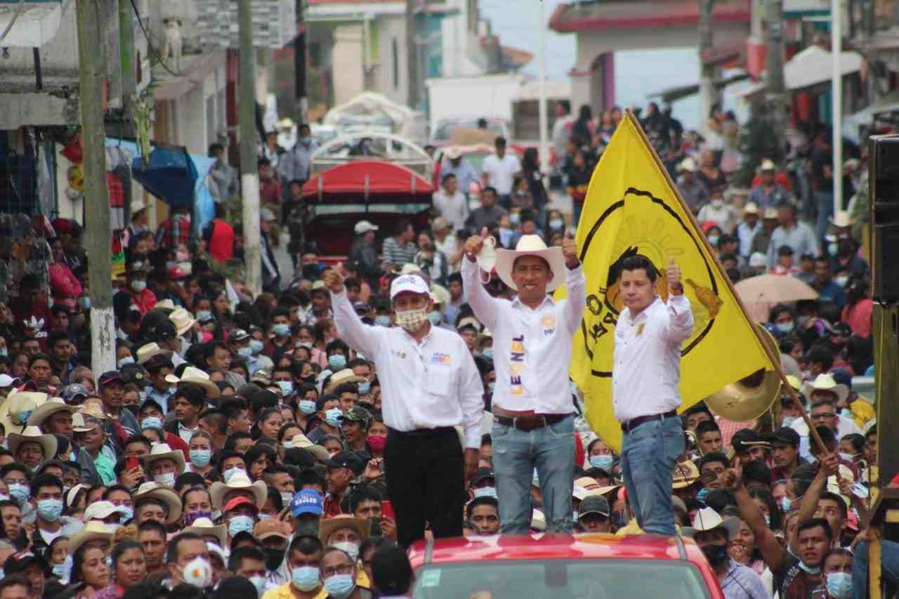 ALPATLÁHUAC SE VISTE DE AMARILLO
