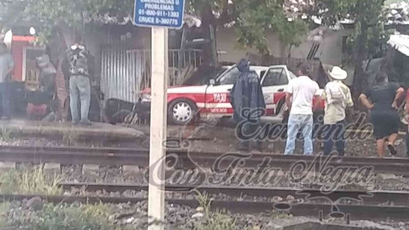 EMBISTE TREN A TAXI DE PASO DEL MACHO