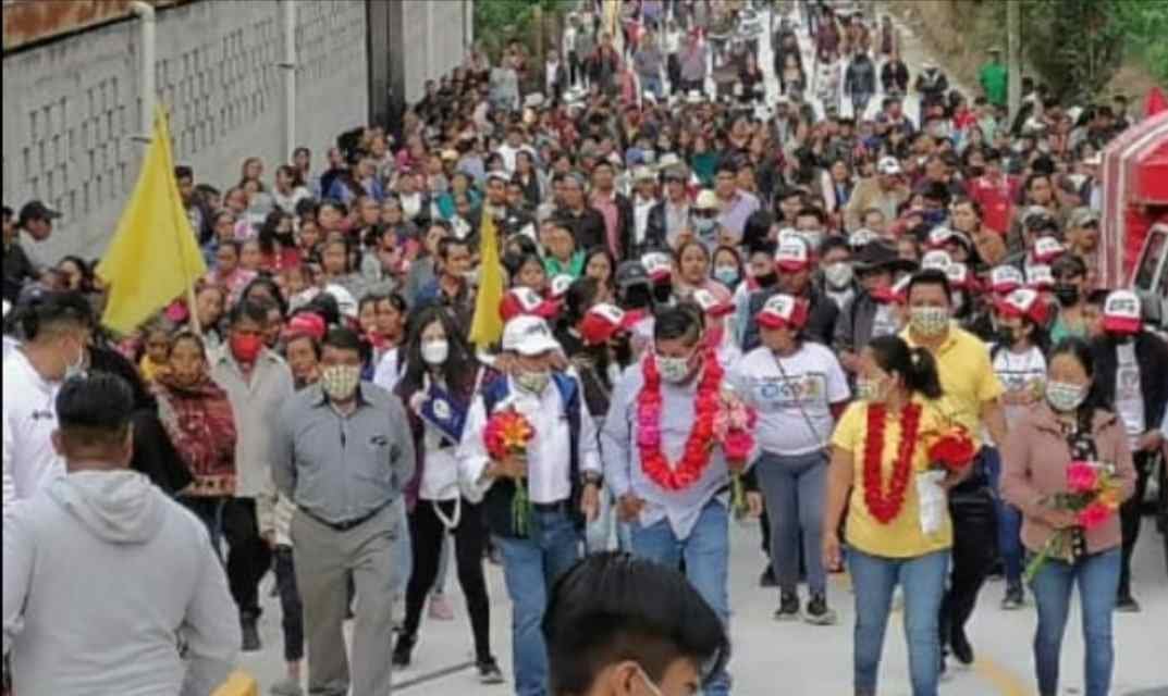 ARRASA GUADALUPE ROSAS EN CALCAHUALCO