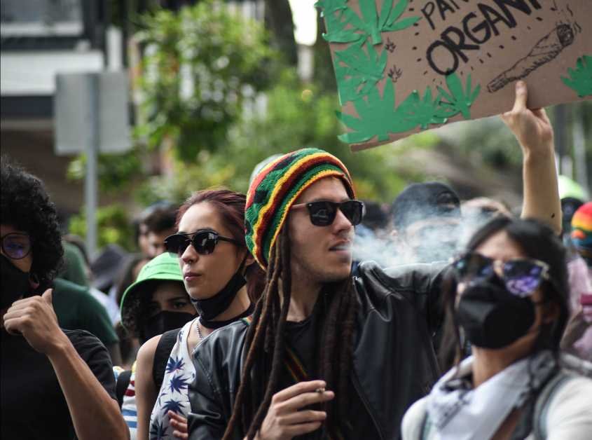 MARCHAN POR LEGALIZACIÓN DE LA MARIGUANA