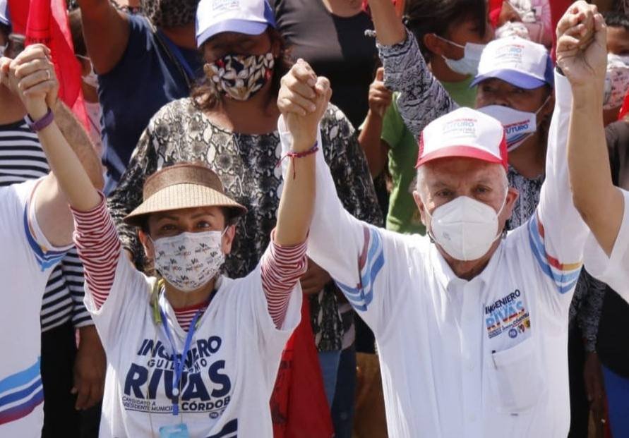 JANETH ZÁRATE TAMBIÉN DONARÁ SU SALARIO