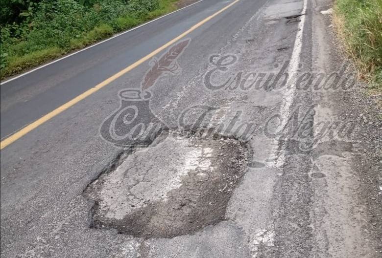 EXIGEN REHABILITACIÓN DE CARRETERA FEDERAL A XALAPA