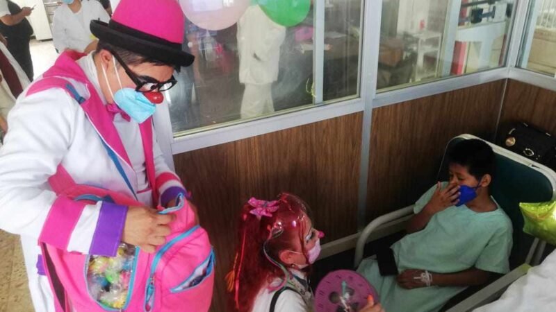 FESTEJAN EL DÍA DEL NIÑO EN HOSPITALES DEL IMSS