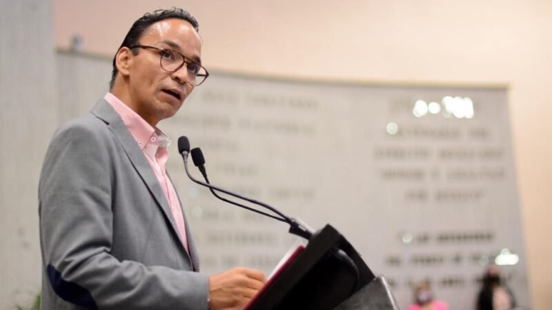 PROPONE DIPUTADO PERMITIR EN LA ENTIDAD LAS PELEAS DE GALLOS