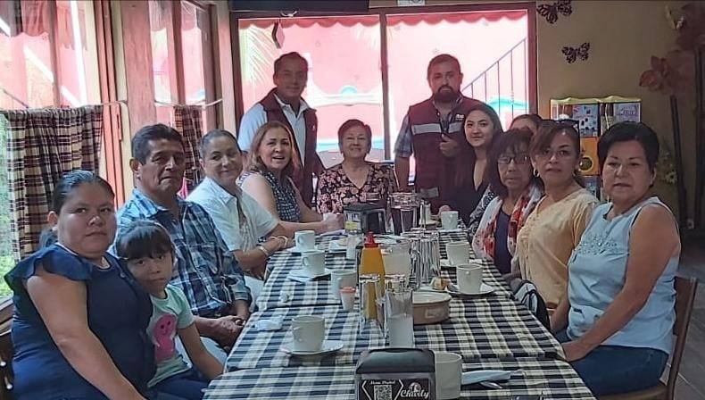 SE SUMAN MUJERES PANISTAS A GERARDO ROSALES