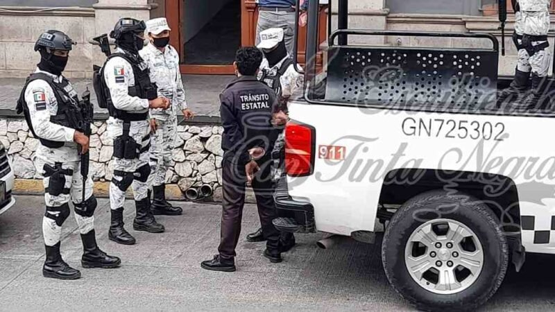 DETIENEN A AGENGE DE TRÁNSITO POR USURPACIÓN FUNCIONES