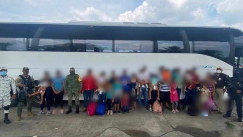 INTERVIENEN A 25 INDOCUMENTADOS