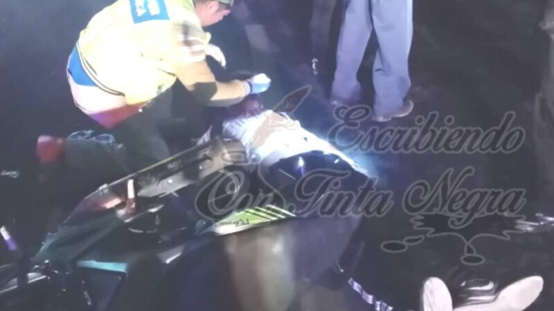 MUERE MOTOCICLISTA QUE DERRAPÓ EN DOS CAMINOS