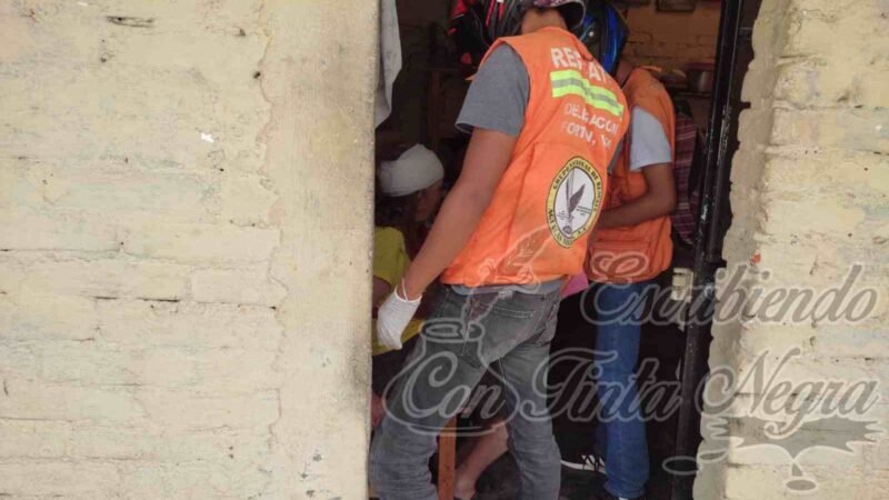 GOLPEAN Y ASALTAN A MUJER