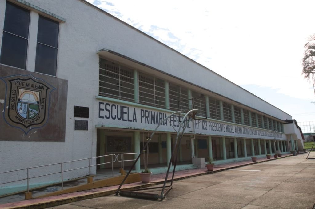 ASIGNAN 18 MILLONES PARA ESCUELAS