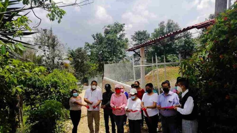 ENTREGAN OBRA EN TELESECUNDARIA DE HUATUSCO