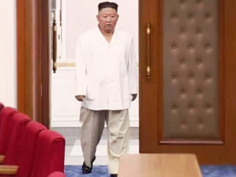 KIM JONG UN LUCE FLACO Y DEMACRADO, DICE PRENSA OFICIAL EN COREA DEL NORTE