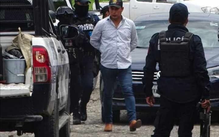 DETIENEN A COMANDANTE DE COATZINTLA