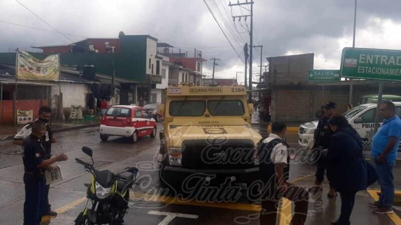 DERRAPA PAREJA FRENTE A CHEDRAUI HUATUSCO