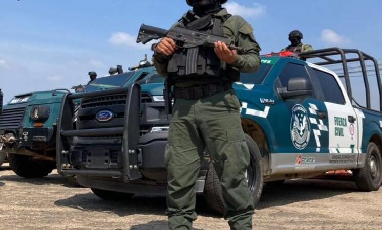 ROBAN TRACTO CAMIÓN CARGADO CON MOTOCICLETAS