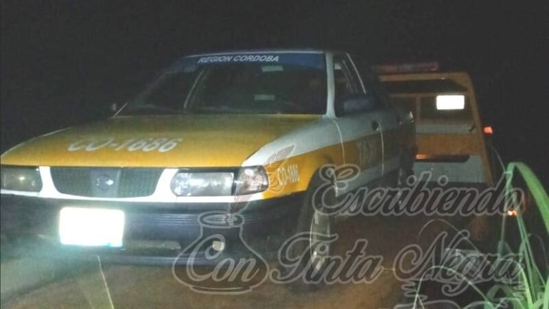 ENCAJUELAN A TAXISTA