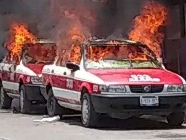 LE PRENDEN FUEGO A TAXIS