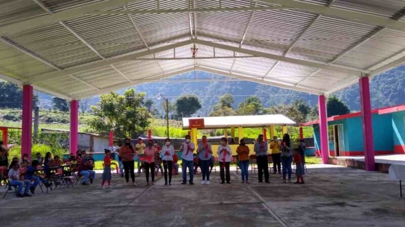 ENTREGAN TECHADO EN ESCUELA DE LA RAYA