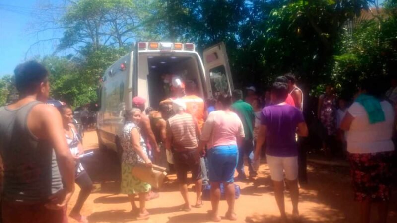 INTENTA ASESINAR A SUS PADRES A MACHETAZOS