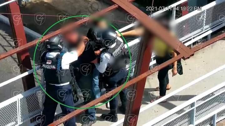 POLICÍAS EVITAN QUE SE SUICIDE, PERO SE QUITA LA VIDA EN LOS SEPAROS