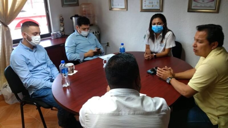 ACUERDAN TRABAJAR JUNTOS TEC DE HUATUSCO Y AYUNTAMIENTO DE IXHUATLÁN