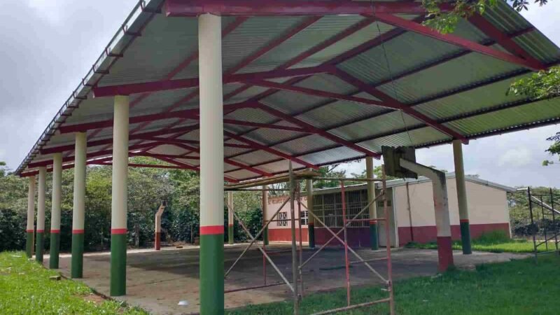 TERMINAN TECHADO EN PRIMARIA DE COMAPA