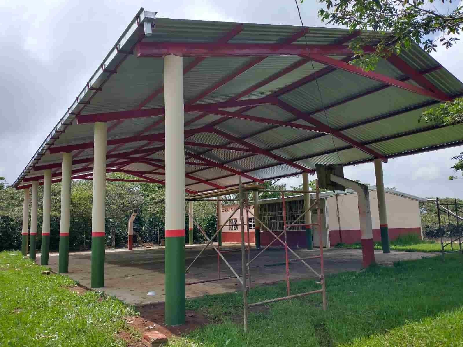 TERMINAN TECHADO EN PRIMARIA DE COMAPA