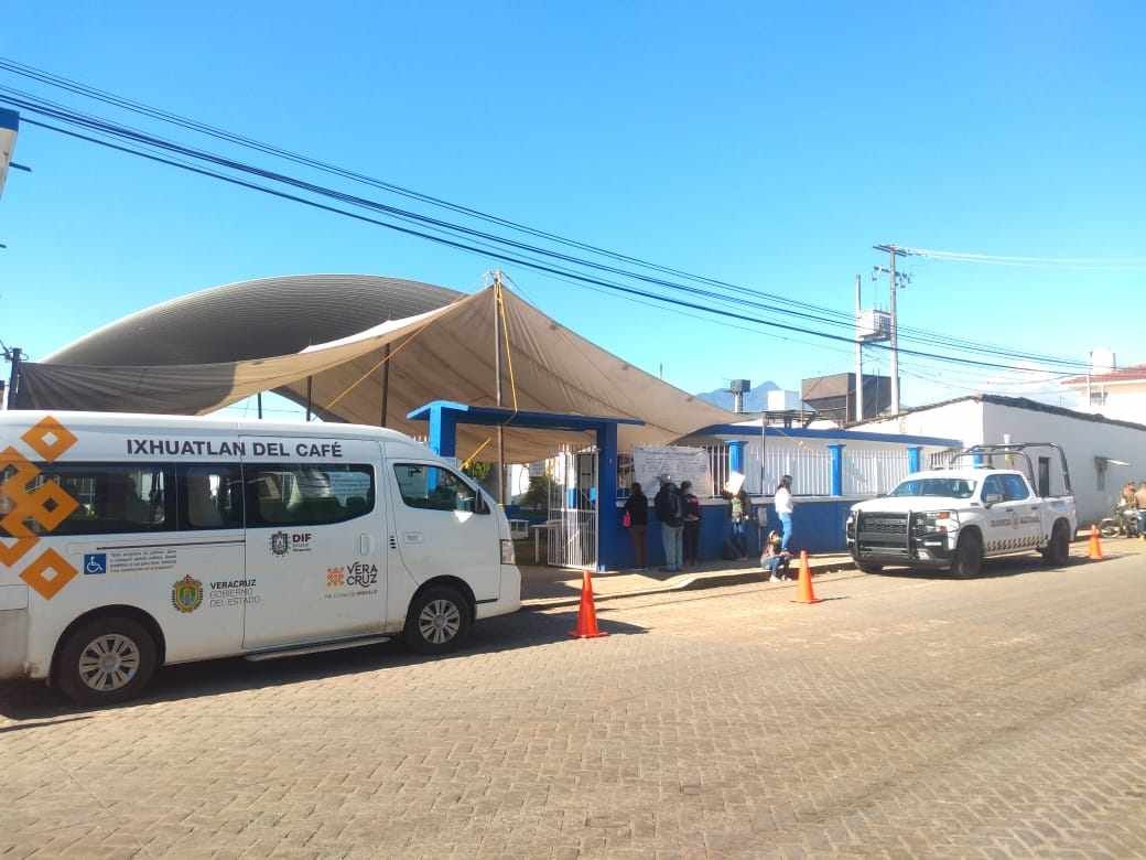 IXHUATLÁN DEL CAFÉ, SEDE DE VACUNACIÓN 40 A 49 AÑOS