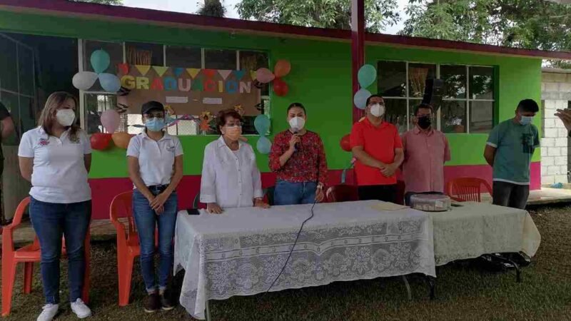 INAUGURAN TECHADO EN KINDER DE CHAVAXTLA