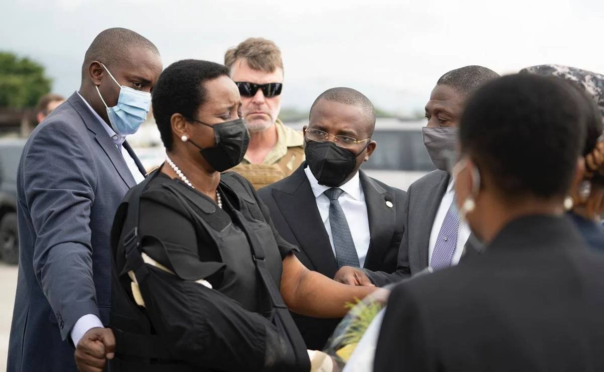 PRIMERA DAMA DE HAITÍ REGRESA AL PAÍS TRAS ASESINATO DE SU ESPOSO