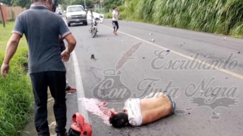 EMBISTE A MOTOCICLISTA Y ESCAPA