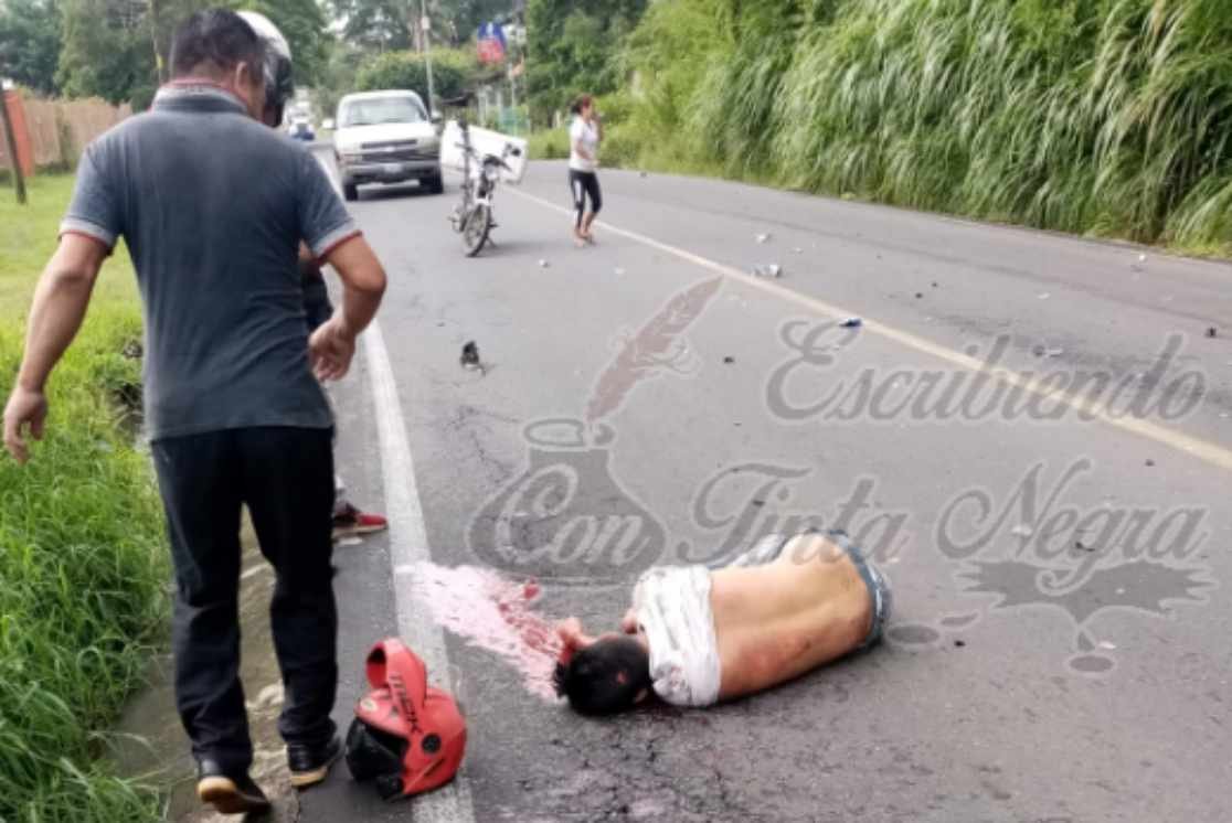 EMBISTE A MOTOCICLISTA Y ESCAPA