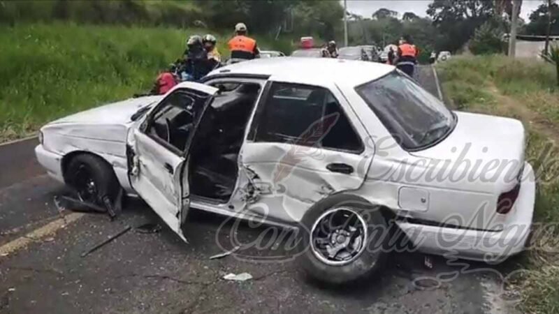 CHOCA AUTOBÚS AZUL DE HUATUSCO CONTRA TSURU