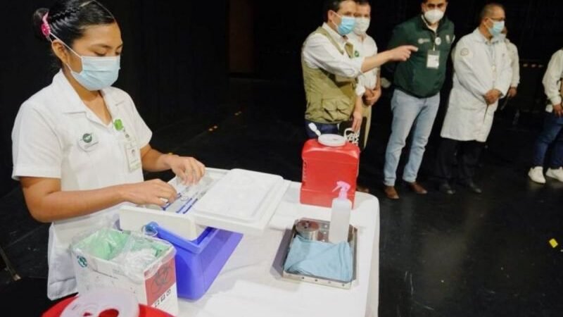 MÉXICO HA VACUNADO CONTRA COVID A 25 MIL EXTRANJEROS