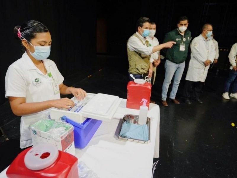 MÉXICO HA VACUNADO CONTRA COVID A 25 MIL EXTRANJEROS