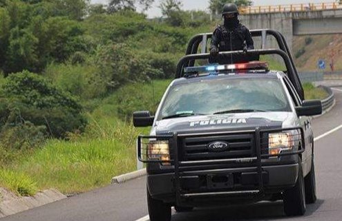 ATACAN A ESTATALES EN LA PERLA