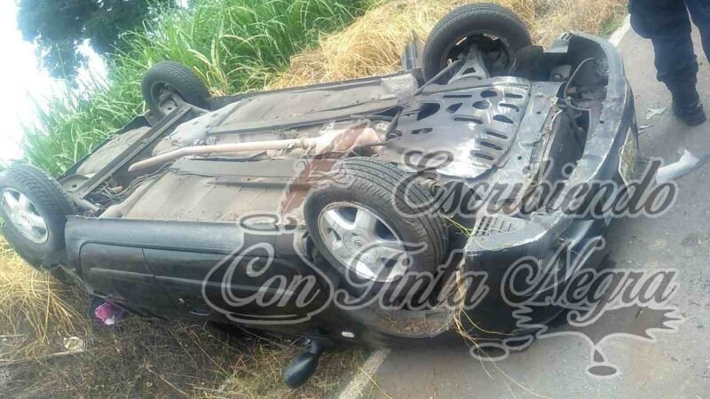 VUELCA AUTO EN TLALTETELA