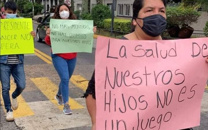 SECRETARIO DE SALUD NO ATIENDE A PADRES DE NIÑOS CON CÁNCER
