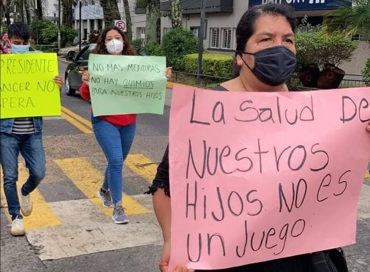 SECRETARIO DE SALUD NO ATIENDE A PADRES DE NIÑOS CON CÁNCER