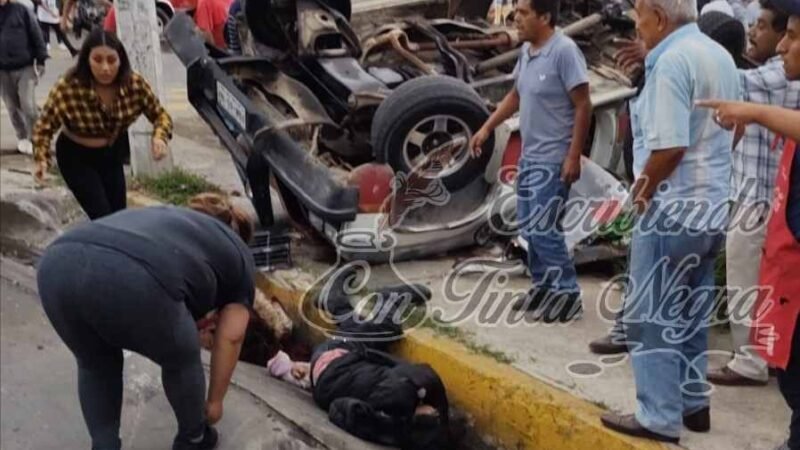 MUERE JOVEN AL VOLCAR CAMIONETA