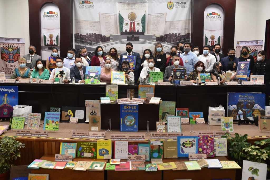 PREMIAN A GANADORES DE LA SEGUNDA COLECCIÓN DEL LIBRO ARTESANAL 2021
