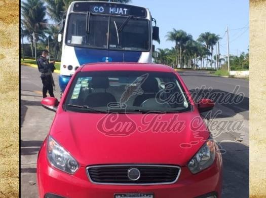 CHOCA AZUL DE HUATUSCO CONTRA AUTO